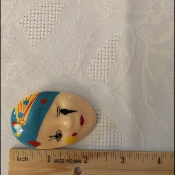 2 1/2 inch Shiny Plastic Painted Mime Face Pin - Picture 4 of 8